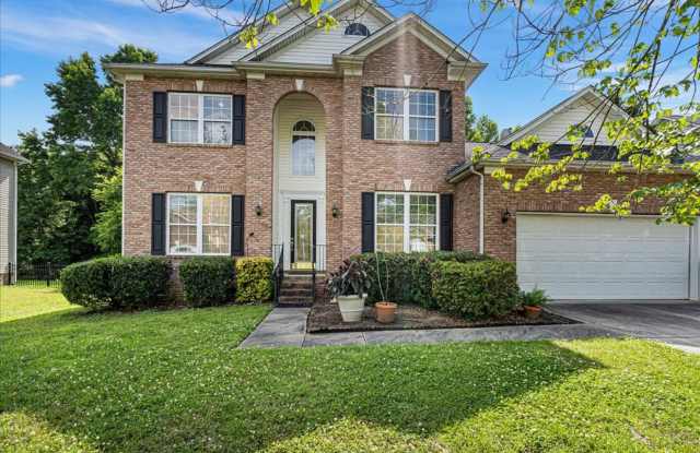 Spacious 5BR/3BA minutes from Ballantyne Village! 11514 Bridle Trace Ln photos photos