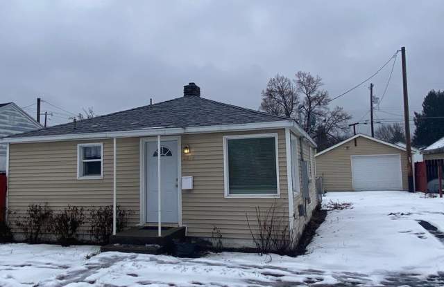 Newly Remodeled  Home  2 bed 1 bath rancher with new applicences Gallery 1