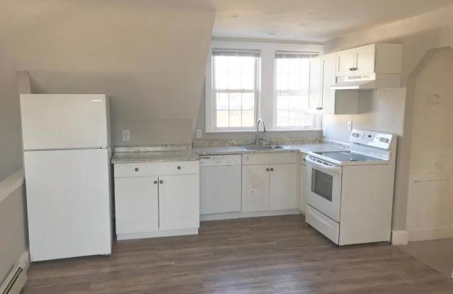 902 HUGHES Drive unit: 2 photos photos