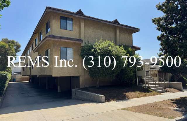 Remodeled Townhome with Garage and Laundry Hookups photos photos