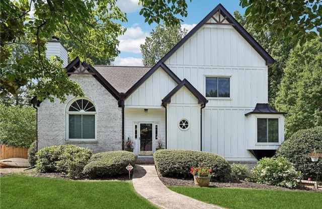 5600 Surrey Court - 5600 Surrey Court, Alpharetta, GA 30009