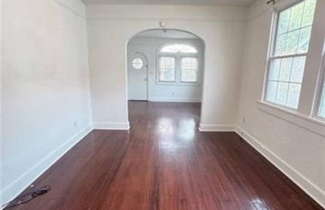 1221 POLAND Avenue Gallery 4