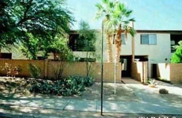 2777 N Treat Avenue photos photos