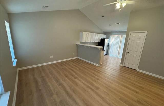 113 W Sellers Street Gallery 2