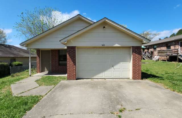1411 N Hartford Ave photos photos