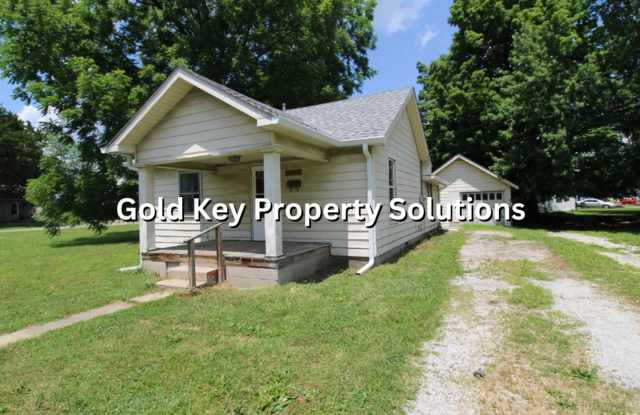 Nicely remodeled 2 BR 1 BA with Garage and Back Deck (NO SECTION 8) photos photos