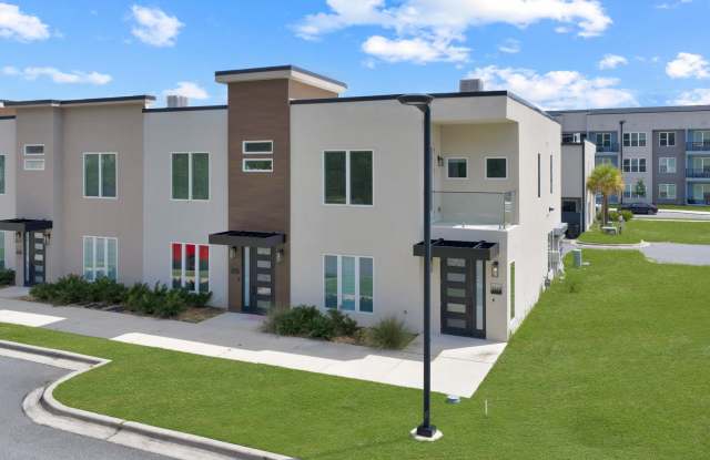 Gainesville Luxury Living at Celebration Pointe Gallery 1
