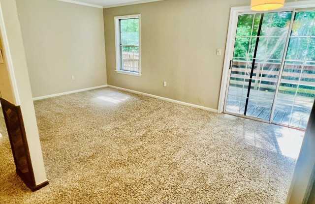 4704 S PARK Court Gallery 3
