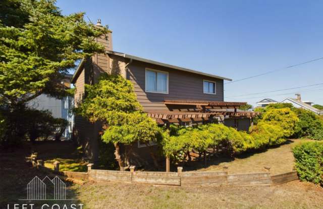 890 SW 7th - 890 Southwest 7th Street, Lincoln City, OR 97367