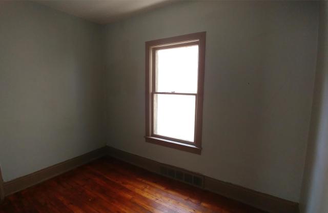 108 Greenwood pl - Unit 1 Gallery 4