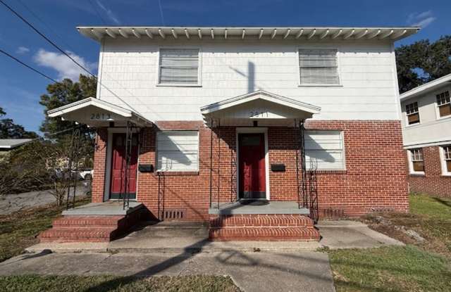 Bright and Spacious 2-Bedroom Upstairs Duplex in Riverside! - 2811 College Street, Jacksonville, FL 32205