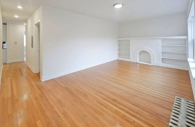 Brand New Renovation, 2bed/1bath Apartment in Historic Ravenswood Manor Neighborhood Gallery 2
