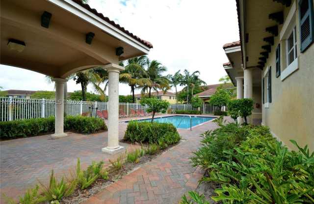6059 SW 19th Ct Gallery 4