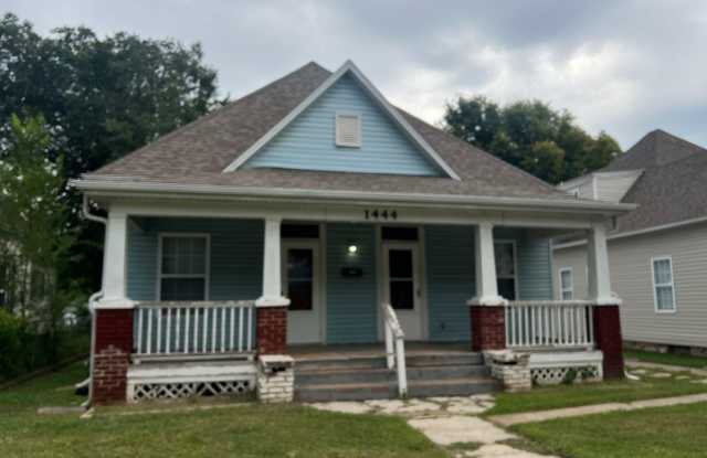 North Springfield 3 Bed / 1 Bath Available! photos photos North Springfield 3 Bed / 1 Bath Available! photos photos