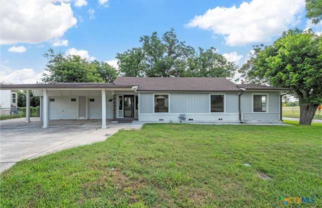 1524 E Avenue B photos photos