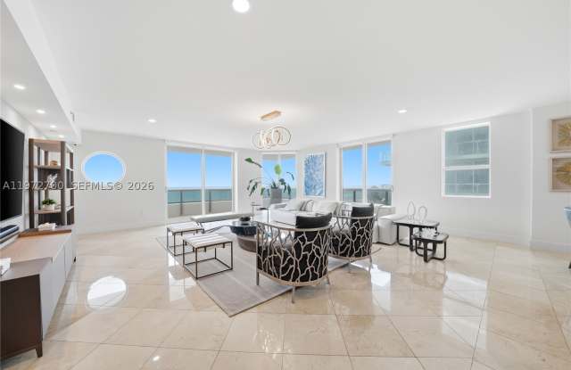 5801 Collins Ave Gallery 2