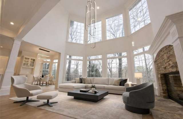 1430 Hillcrest Heights Gallery 2
