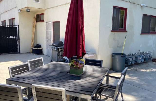 4949 Coldwater Canyon Avenue Gallery 2