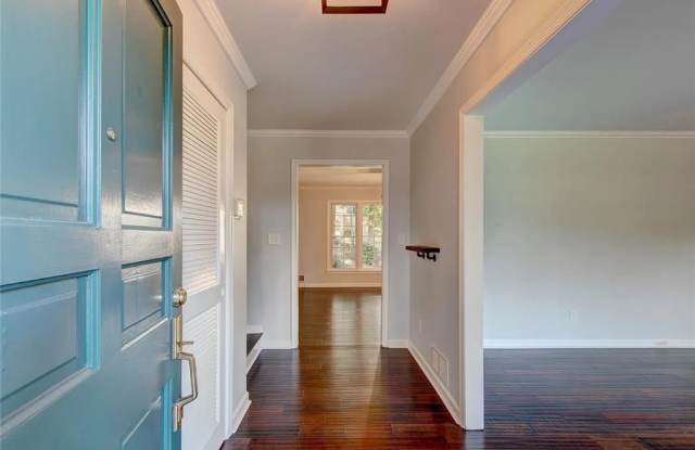 3200 Golf Club Drive Gallery 4