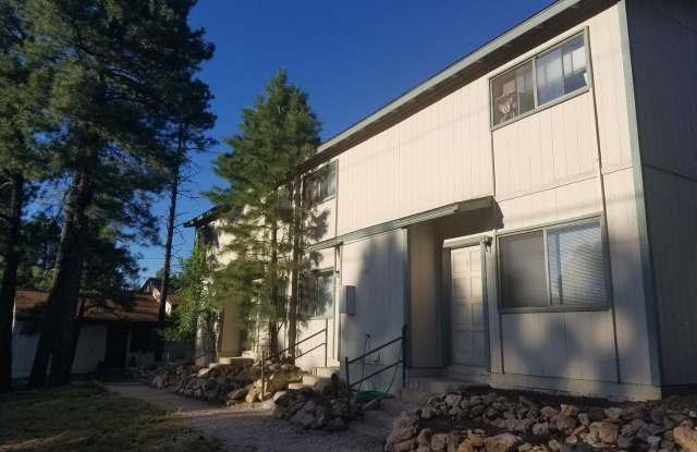 $100 OFF 1st Month! Updated 2 Bed, 1 Bath Townhouse next to NAU!! Students  Sm. Pets OK !! Avail. NOW! photos photos