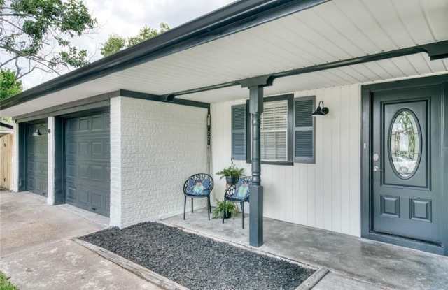 1221 S Ridgefield Circle Gallery 4