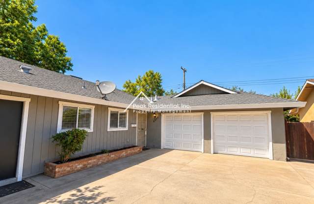Updated 2bd/1ba Lincoln Village Duplex with Garage Gallery 3
