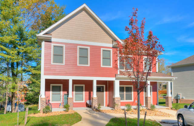 Uptown Village- 3 BR 3.5 Bath Townhome photos photos