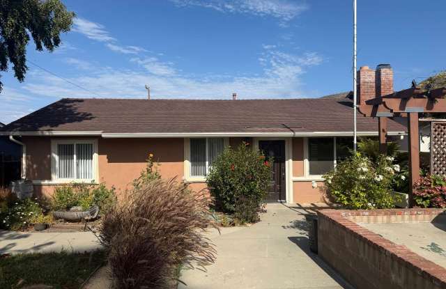 1-Bedroom Unit with Parking & Appliances - Lompoc, CA - Pet-Friendly Gallery 1