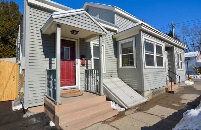 115 WEST CIRCULAR ST - 115 West Circular Street, Saratoga Springs, NY 12866