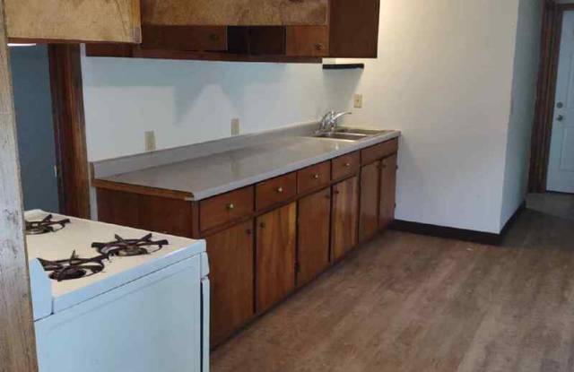1733 Smith Street - Upper Gallery 2