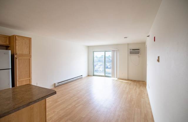 Collins Place Apartments Gallery 2