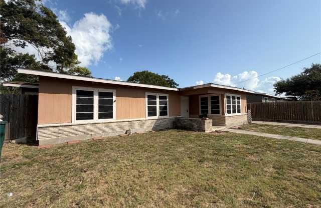 1545 Lea Lane Gallery 2