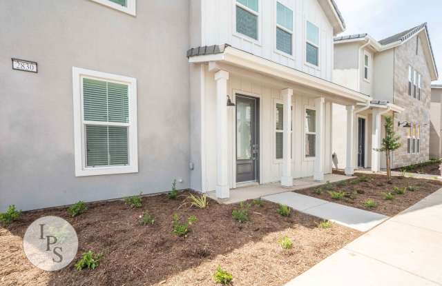 ‘Brambles’ Copper & Willow Home, 3BR/2.5BA, Built 2022 - With Solar! photos photos
