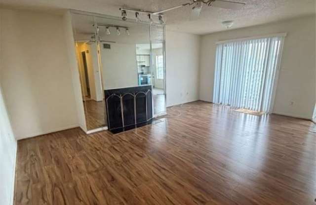 Beach Borough Condo 2 Bedroom 2 Bath Gallery 3