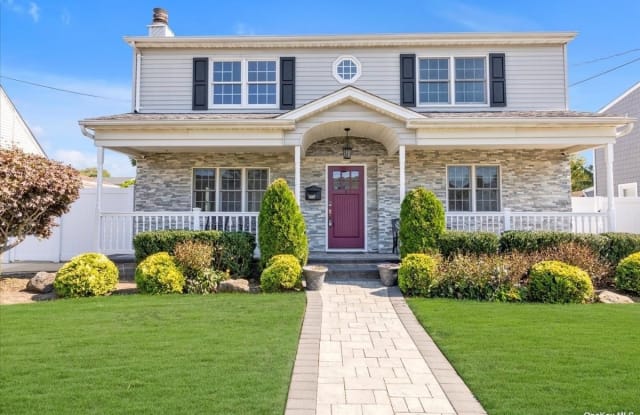 2687 Riverside Avenue - 2687 Riverside Avenue, Merrick, NY 11566