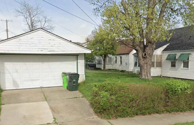 Garfield Heights - 3 Bedroom Single Family Home Gallery 4