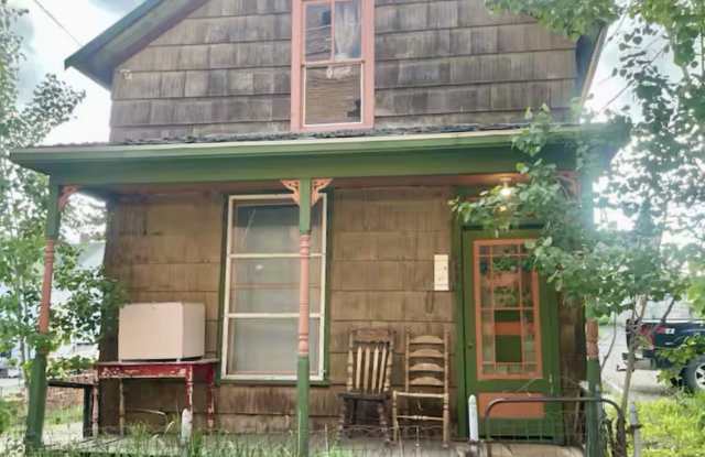 2040 Whitman Avenue photos photos