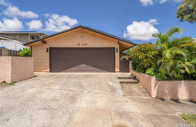 $4500.00 4bd/2ba Single Family Home in Upper Makakilo photos photos