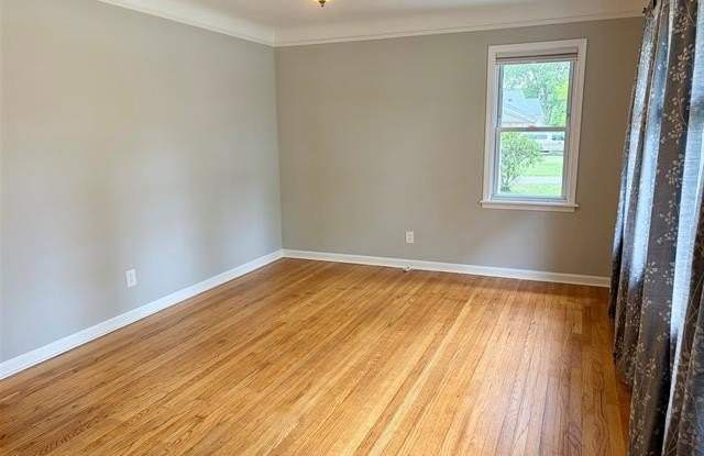 1815 McDonald Avenue Gallery 3