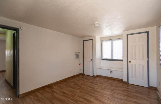 627 N Euclid Avenue unit: 2 photos photos 627 N Euclid Avenue unit: 2 photos photos