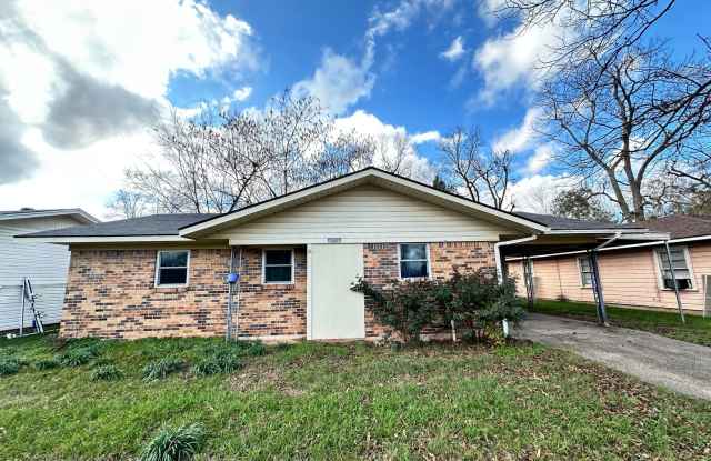 Close to Barksdale Air Force Base... - 4204 Stuart Avenue, Bossier City, LA 71112