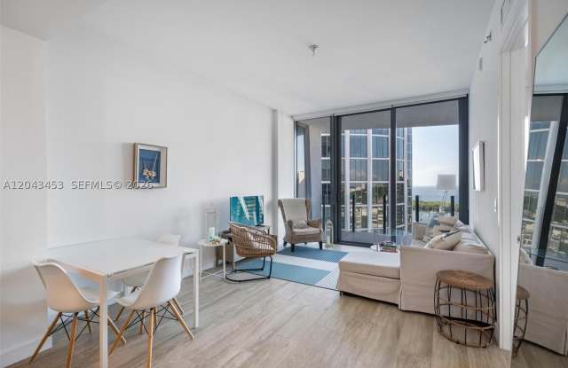 2831 S Bayshore Dr Gallery 2