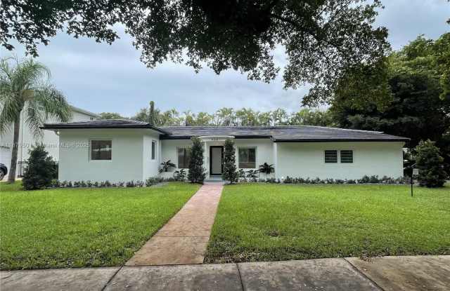 936 S Alhambra Cir photos photos