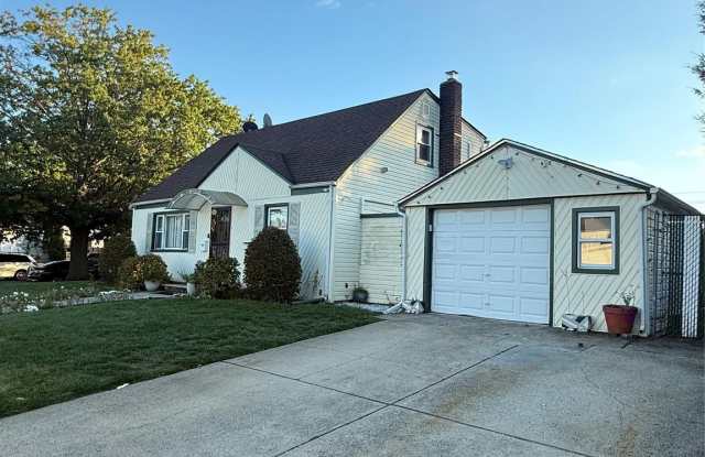 1915 Franklin Road - 1915 Franklin Road, North Valley Stream, NY 11580