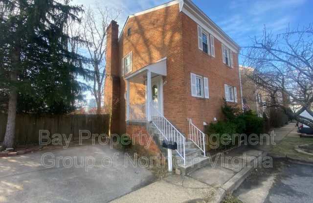 5214 DOVER PLACE - 5214 Dover Place, Alexandria, VA 22311