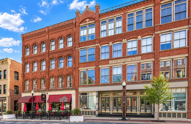 Welcome to 52 Washington St, Unit 2D – Haverhill, MA Gallery 1