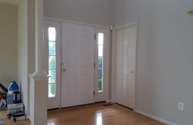 20010 FARMINGDALE CT Gallery 2