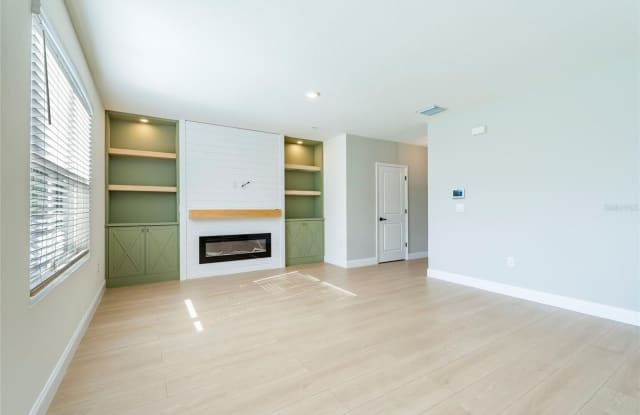 2935 COMMON FIG Run Gallery 3