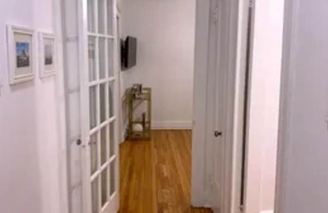 551 West Wellington Avenue Gallery 4