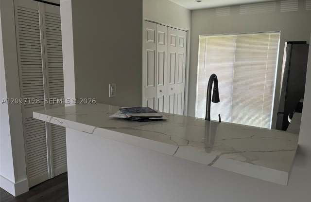 6646 SW 115th Ct Gallery 3